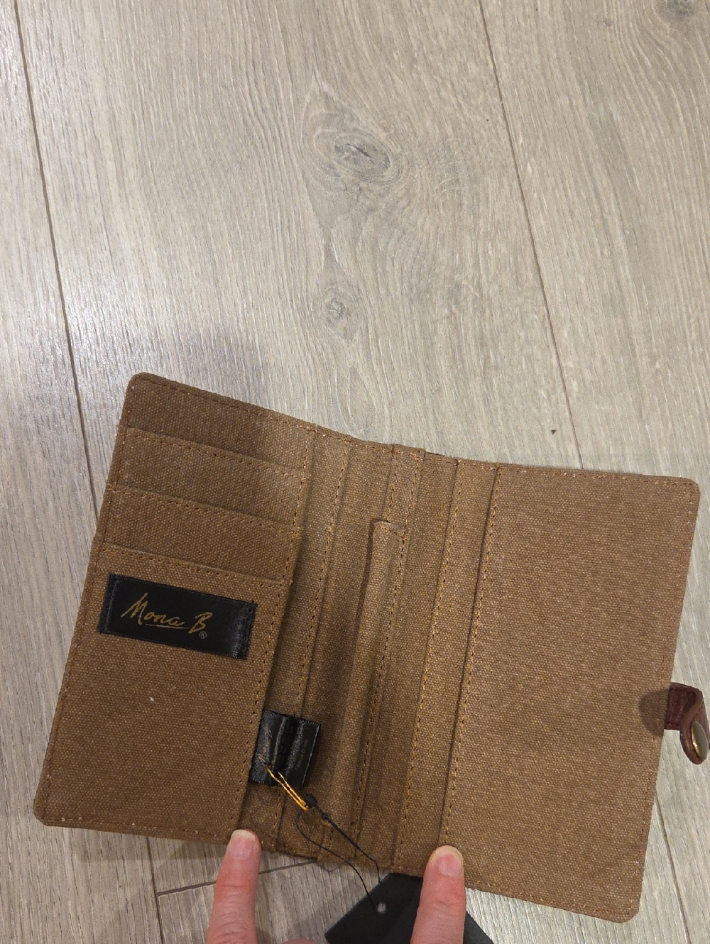 NWT Mona B Jet Lag Passport Travel Wallet - Picture 3 of 4